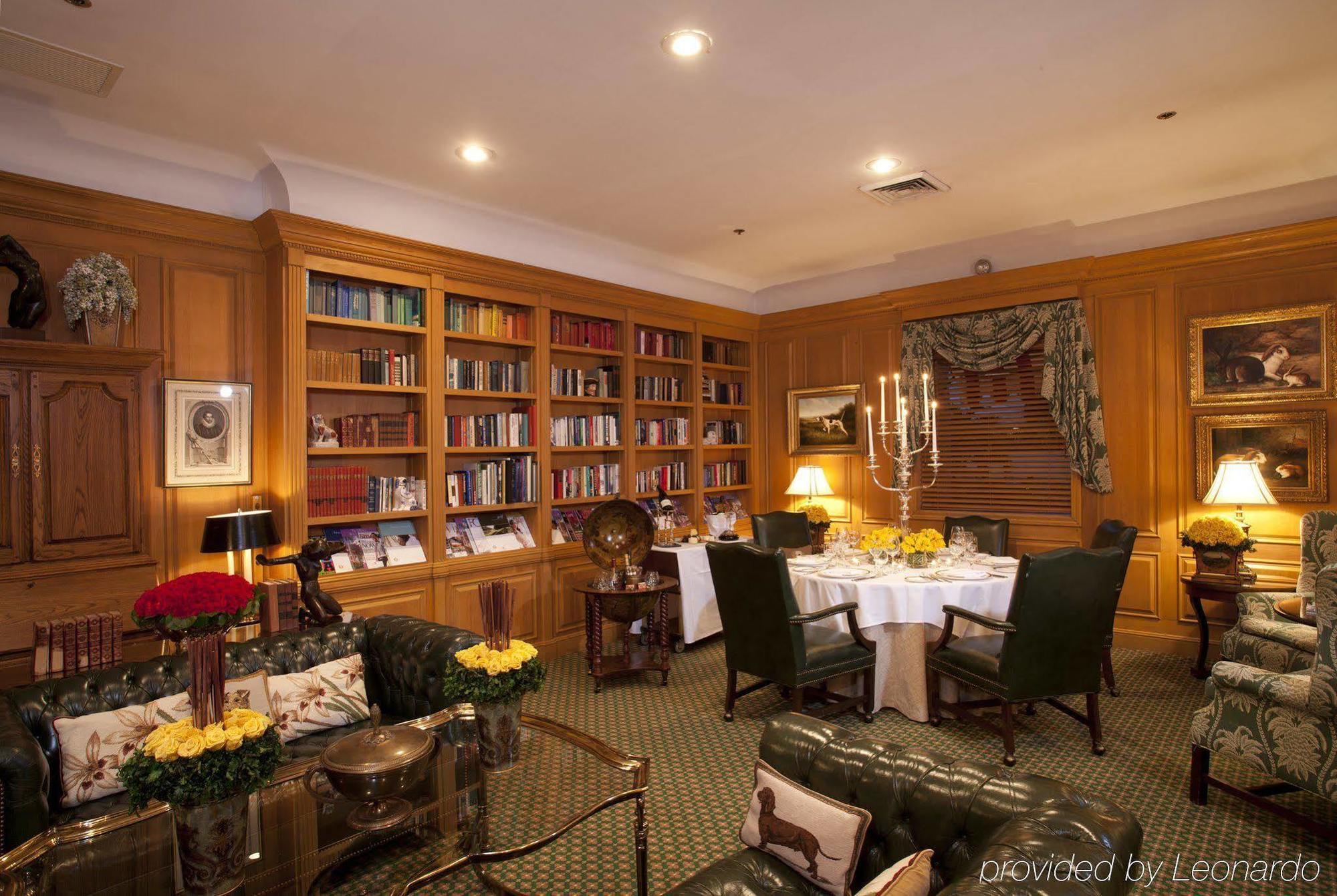 The Chesterfield Hotel Palm Beach Pokoj fotografie